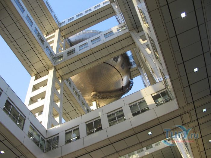 Футуристическое здание Фудзи ТВ