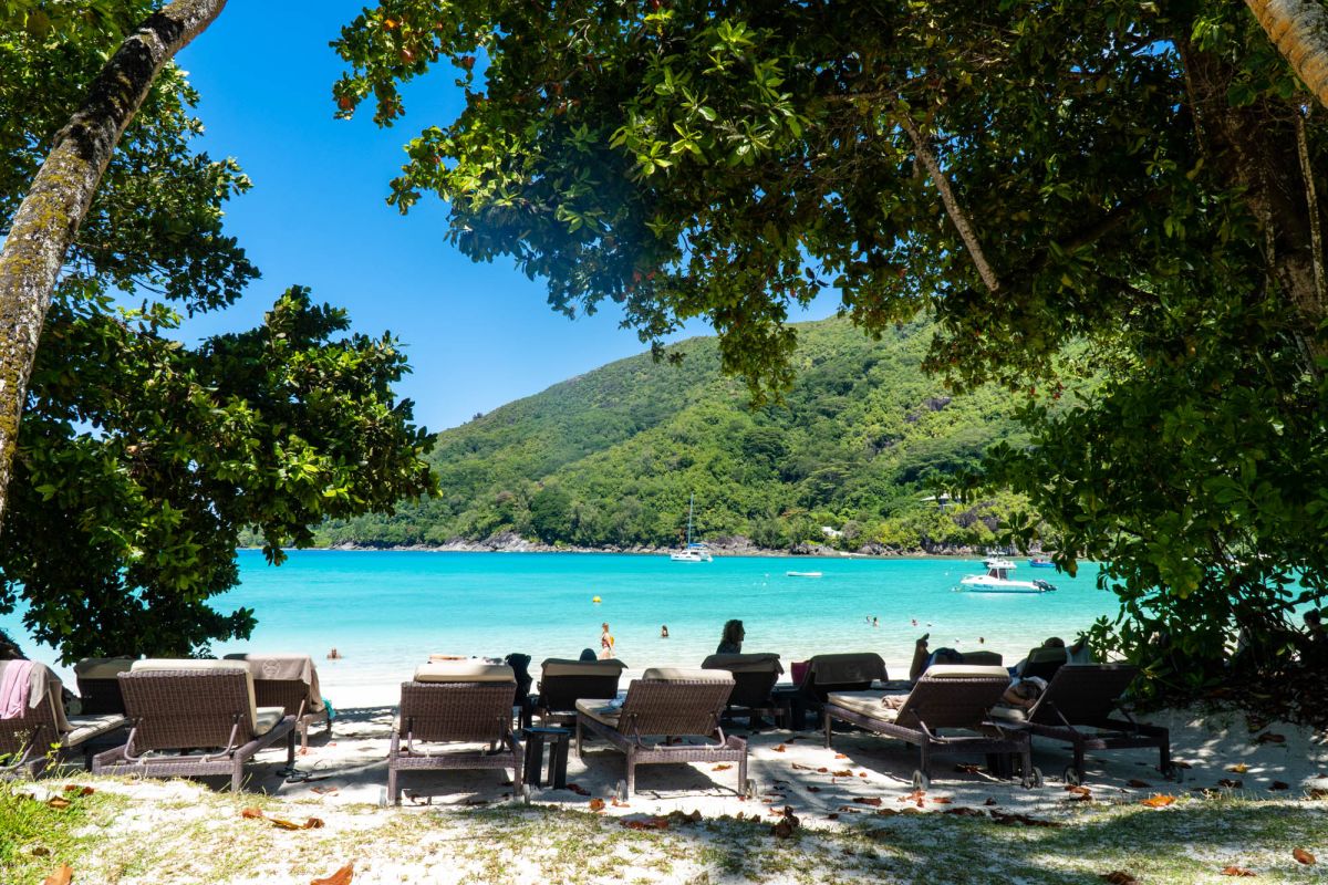 Пляж Порт-Лаунай