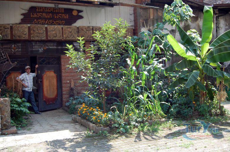 Салон-мастерская Кемала Турманидзе в Батуми