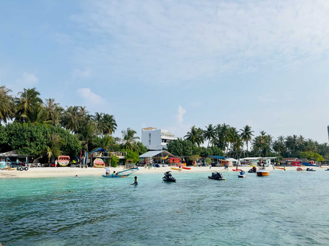 Северо-западный пляж Маафуши (пляж водных видов спорта)