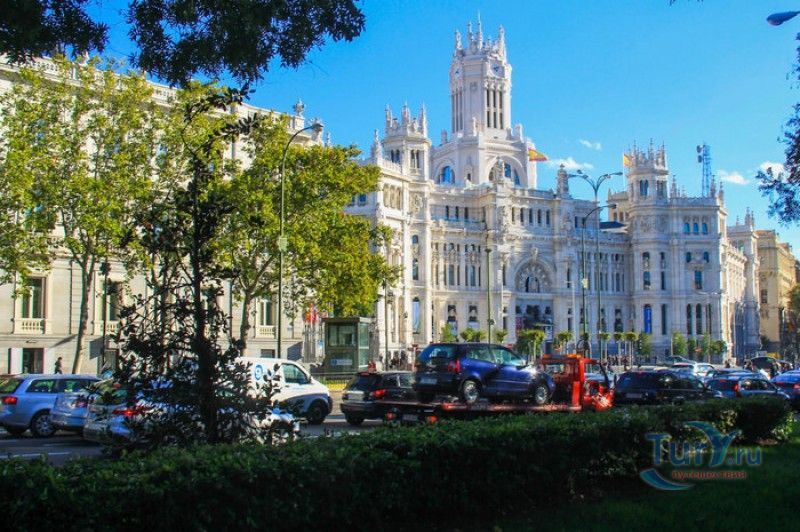 Площадь Сибелес (Плаза-де-Сибелес)