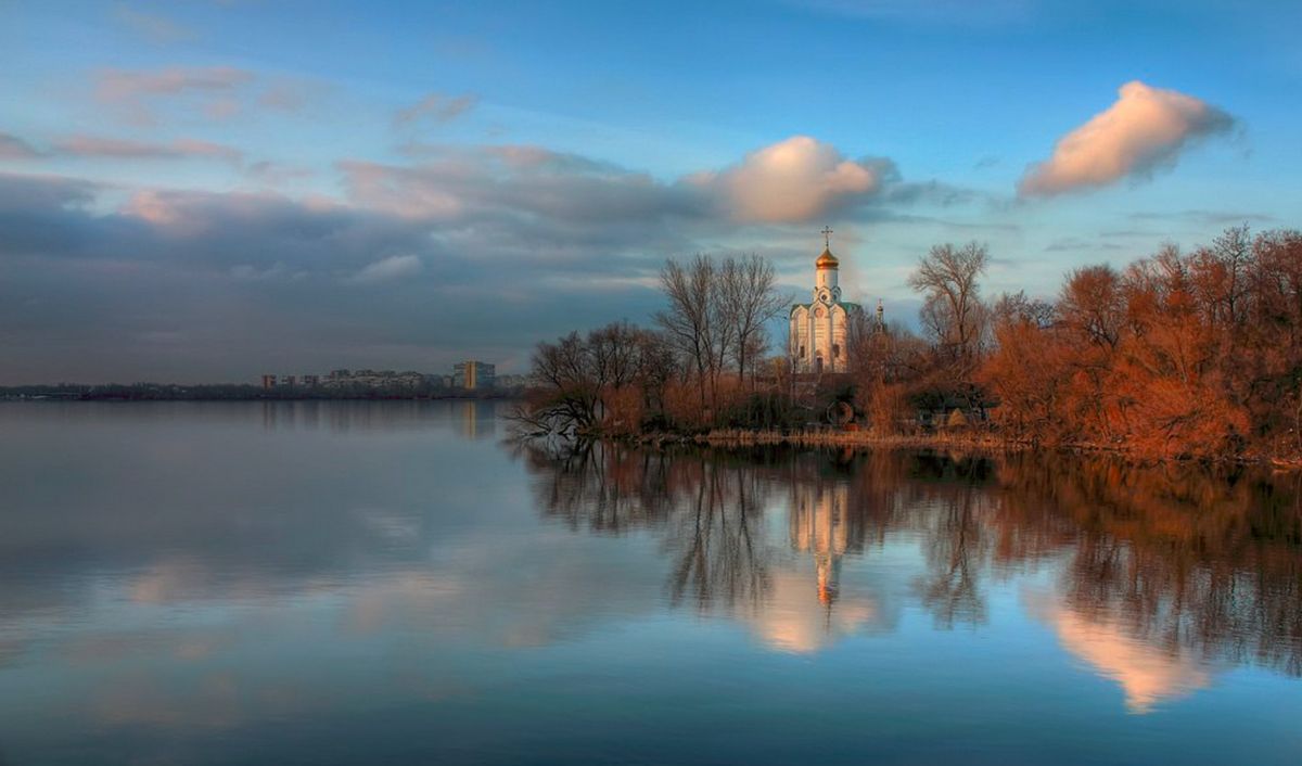 Монастырский остров в городе Днепр