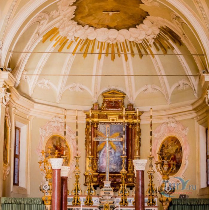 Базилика Сант Аполлинаре Нуово