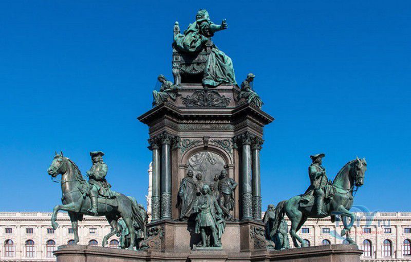 Площадь Марии Терезии