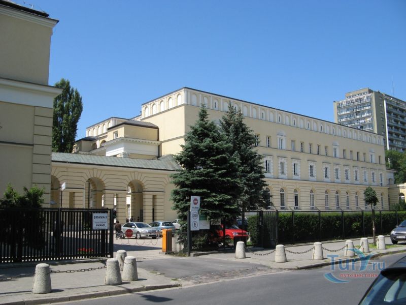 Геологический музей польского геологического института в Варшаве