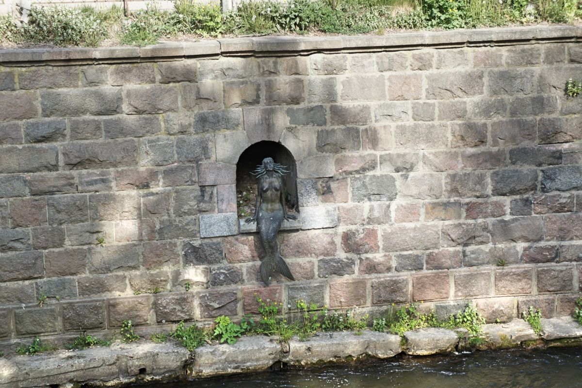 Скульптура Зареченской Русалочки