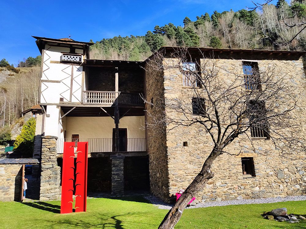 Социально-культурное пространство Cal Pal