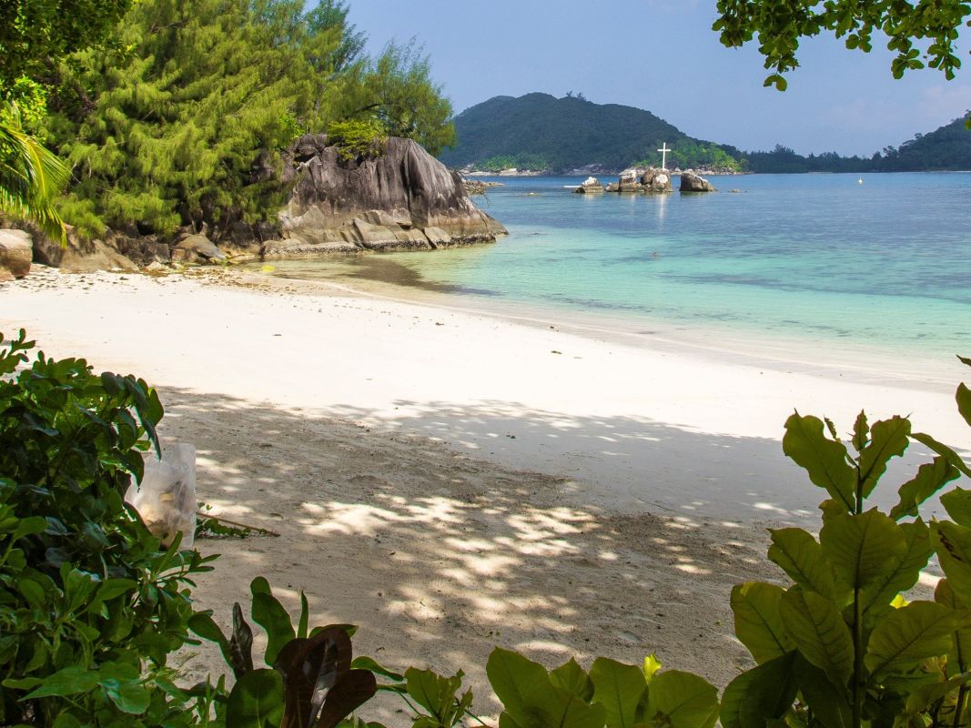 Пляж Порт-Лаунай