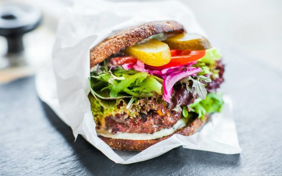 Уличный ресторан для гурманов Uulits на улице Соо