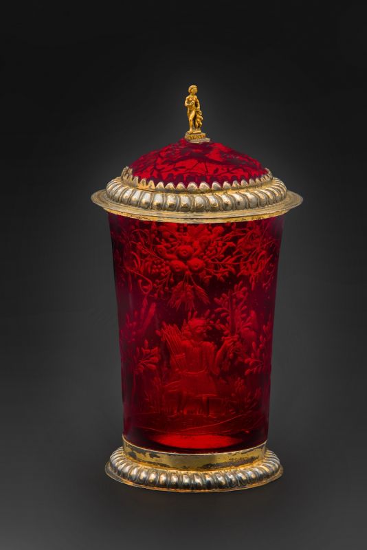 Выставка ИСКУССТВО, ЖИЗНЬ в музее декоративно-прикладного искусства