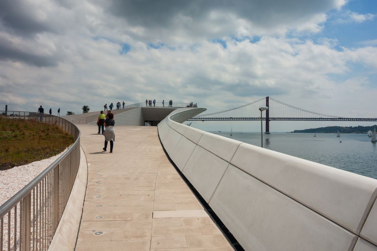 Музей искусства, архитектуры и технологии (MAAT)