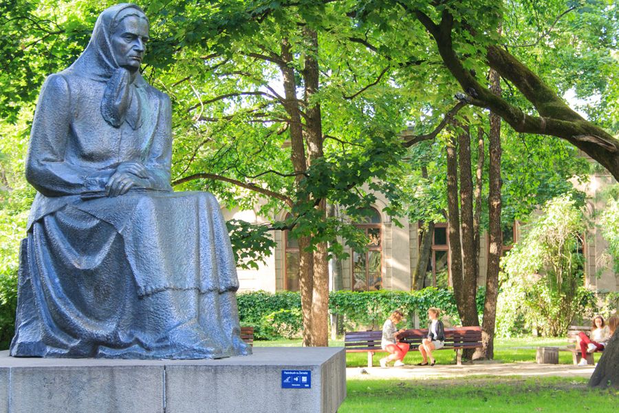 Памятник Жемайте