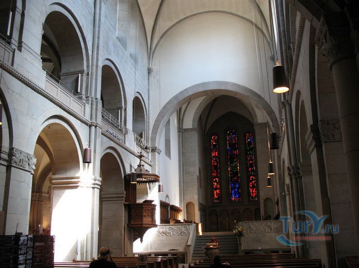 Собор Гроссмюнстер в Цюрихе