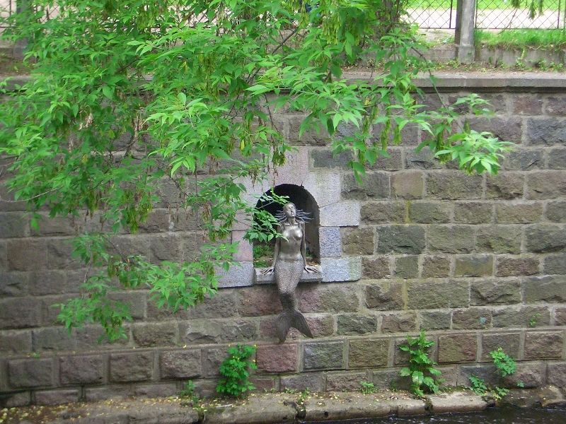 Скульптура Зареченской Русалочки