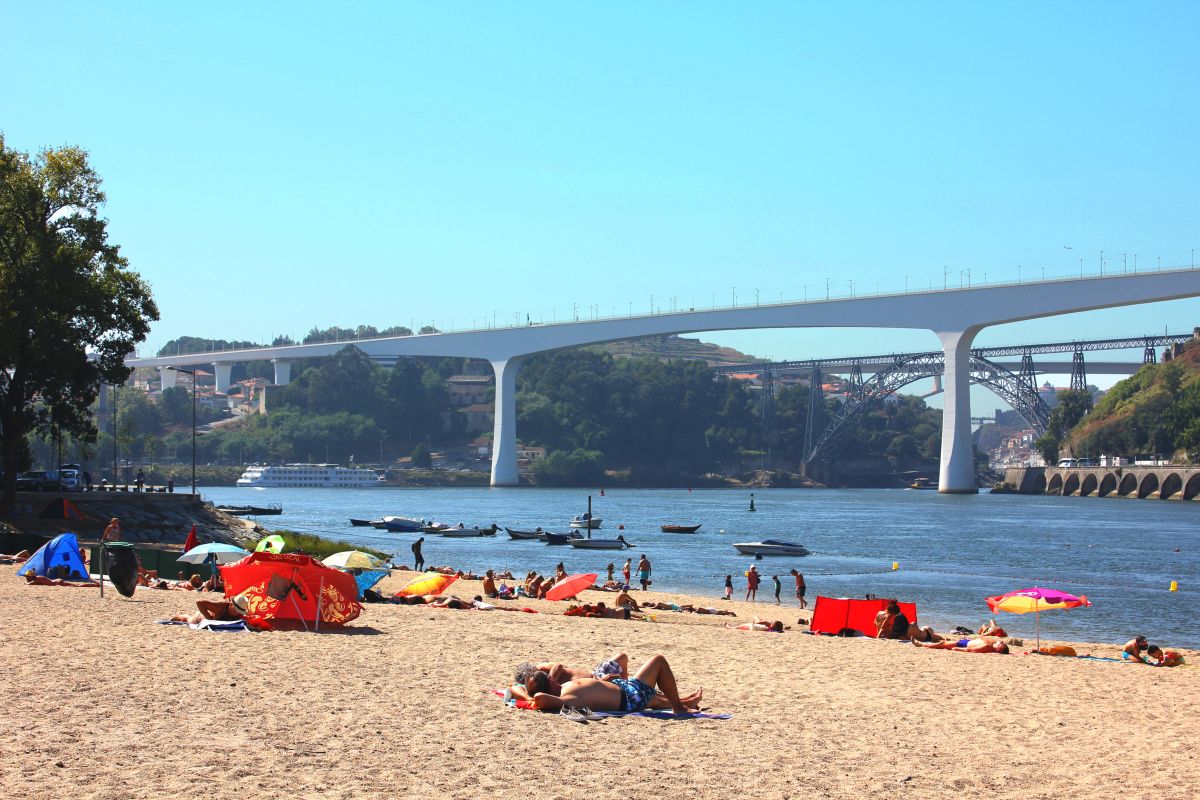 Пляж Ареинью