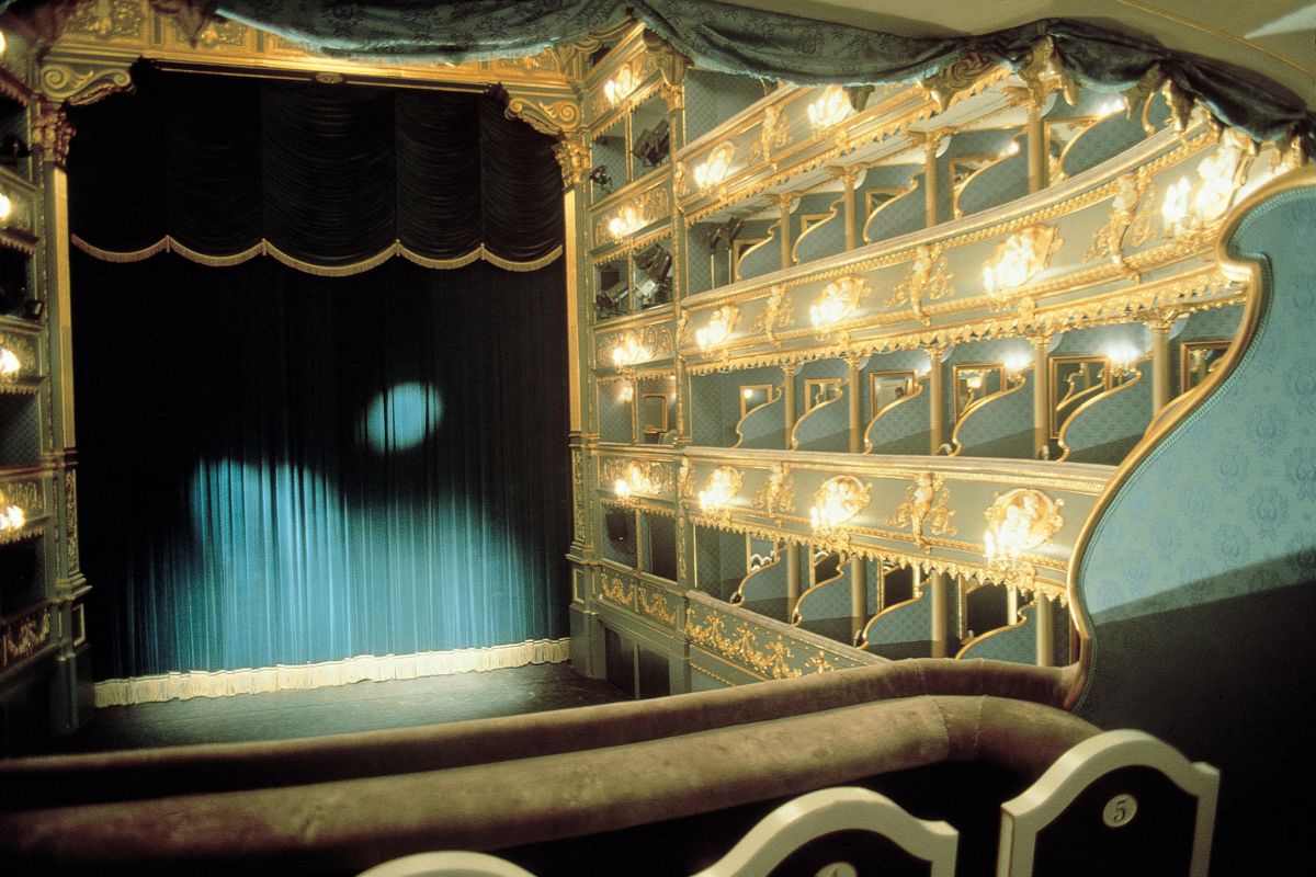 Ставовский театр