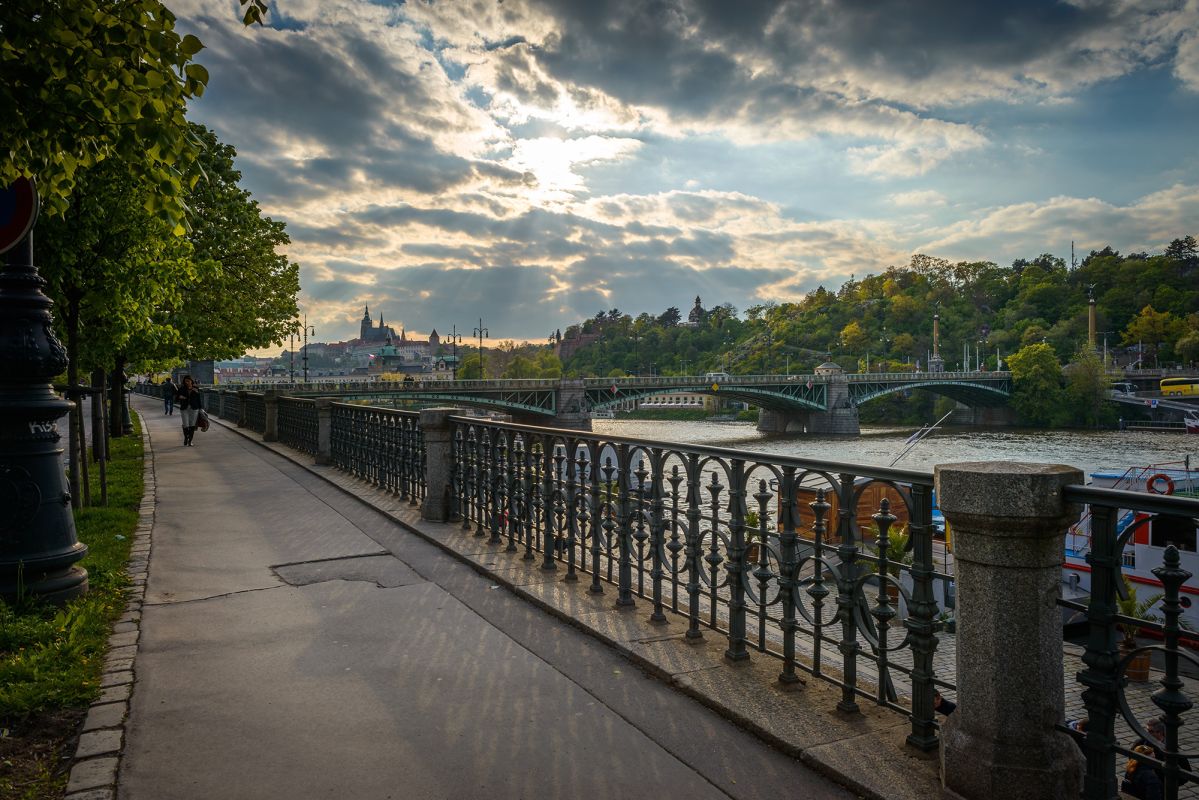 Набережная Дворжака