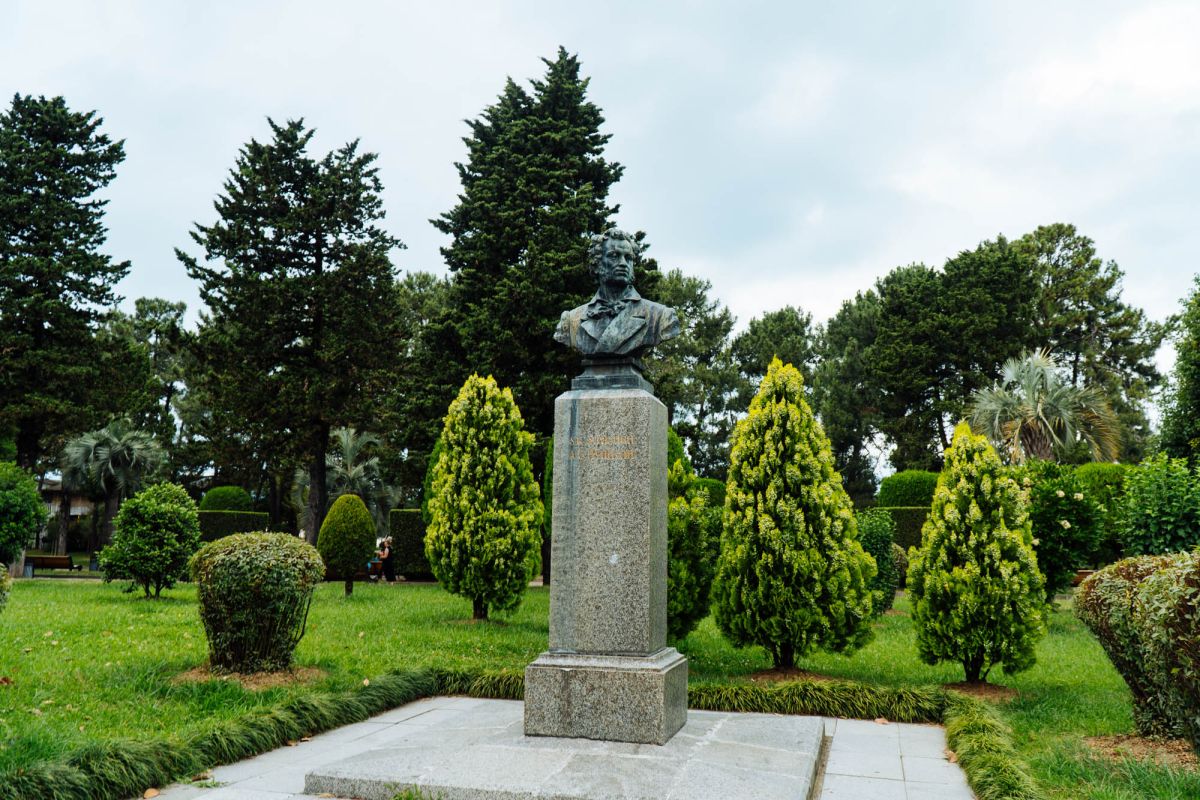 Памятник Пушкину в Батуми