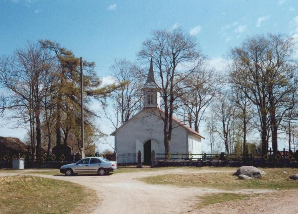 Часовня и кладбище в Кясму