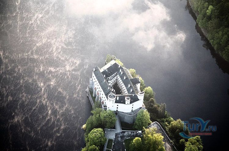 Замок Орлик