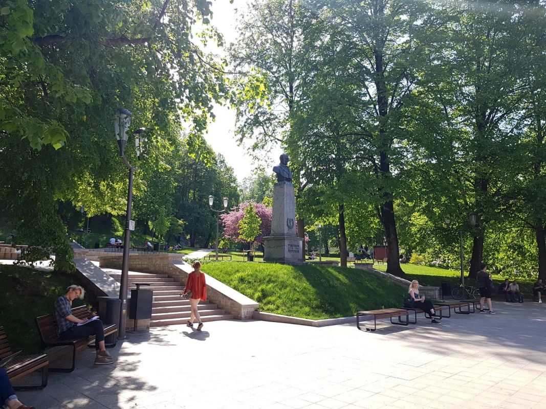 Памятник Николаю Пирогову