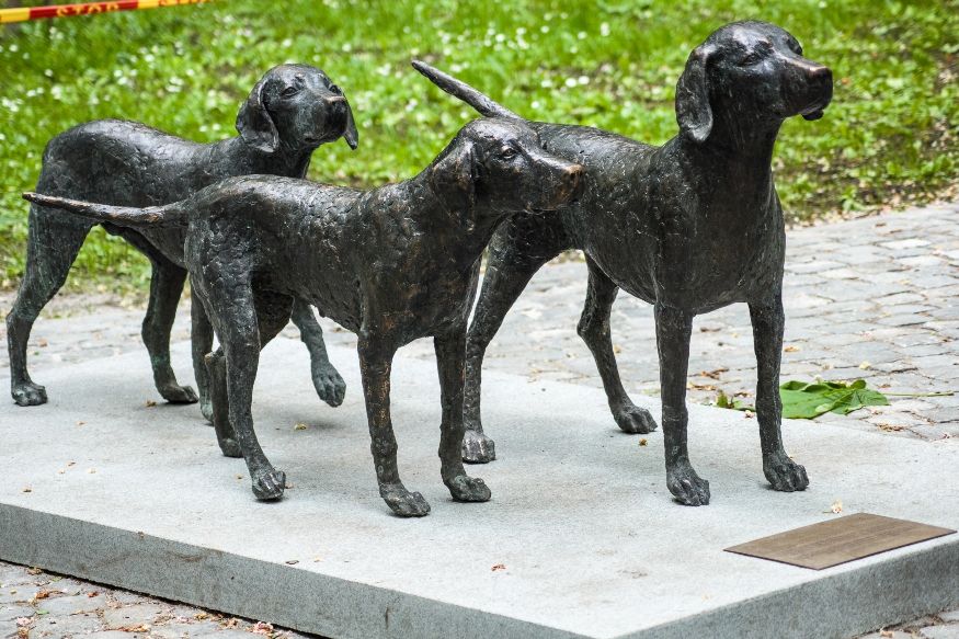 Скульптурная композиция Литовская гончая