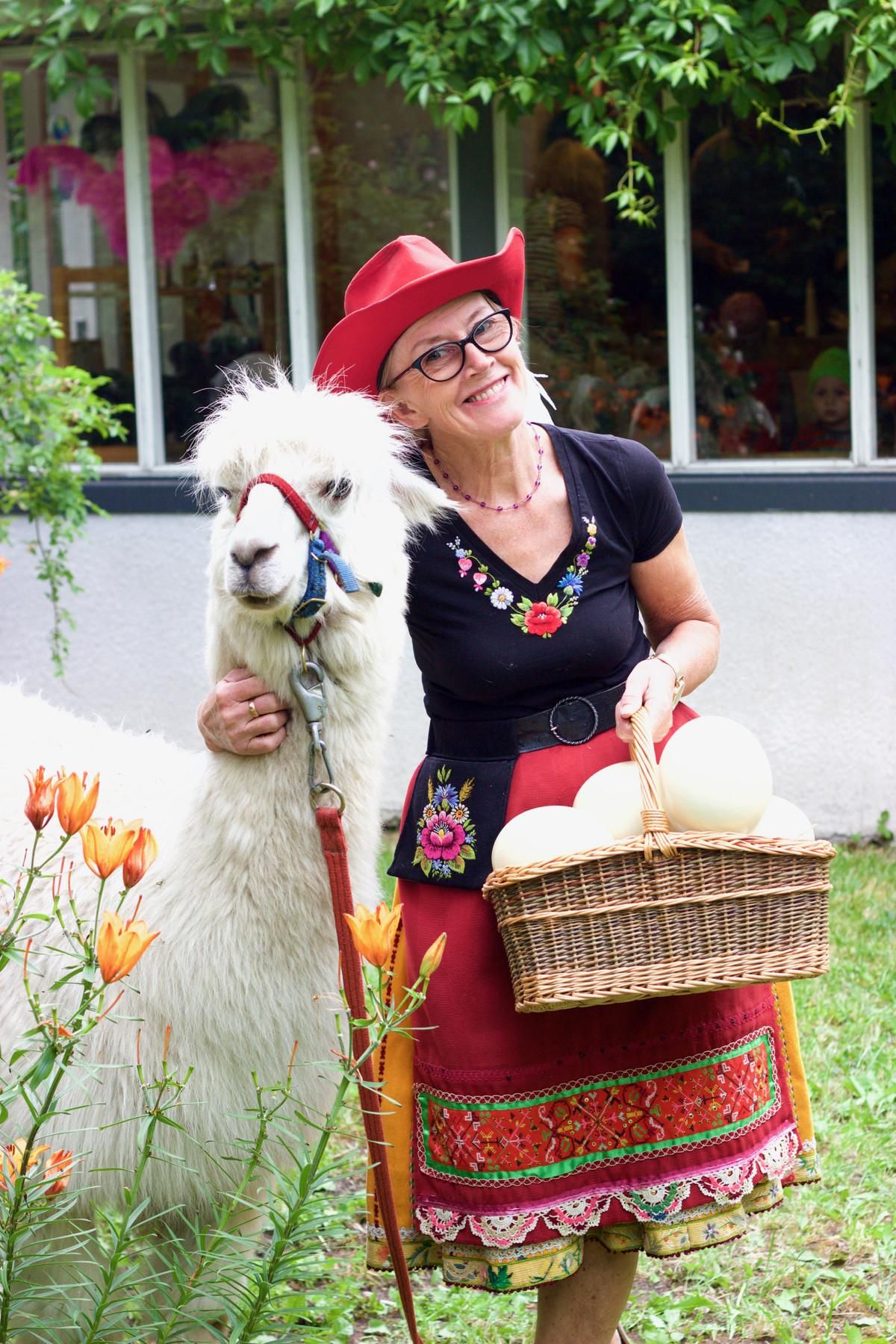 Страусиная ферма на острове Муху