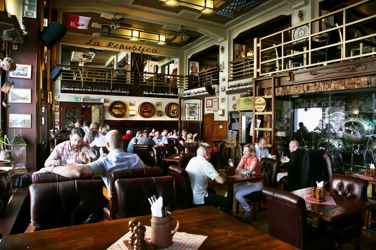 La Republika Restaurant - Beer bar - Music