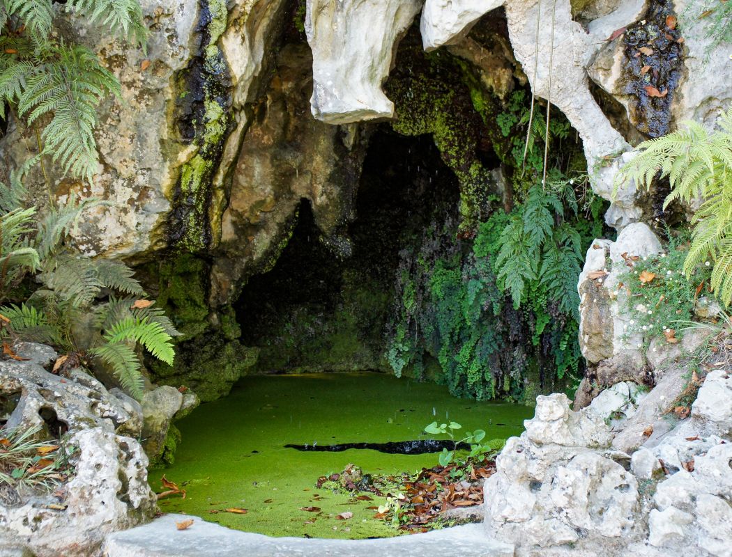 Грот лабиринта в Кинта-да-Регалейра