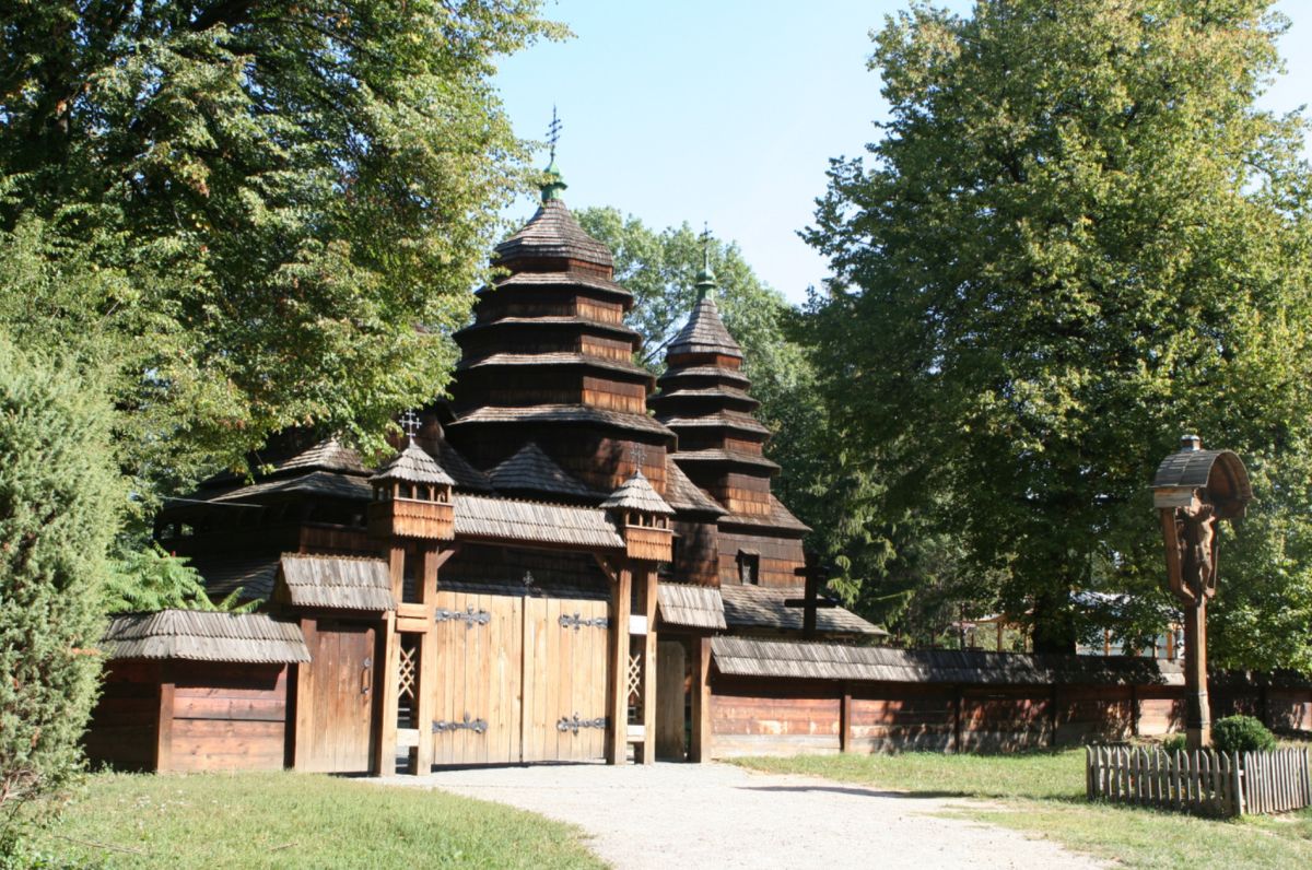 Музей Народной Архитектуры и Быта имени Климентия Шептицкого (Шевченковский Гай)