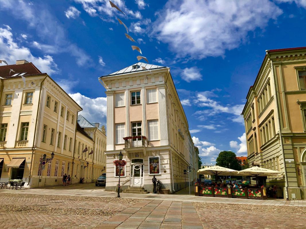 Тартуский Падающий дом