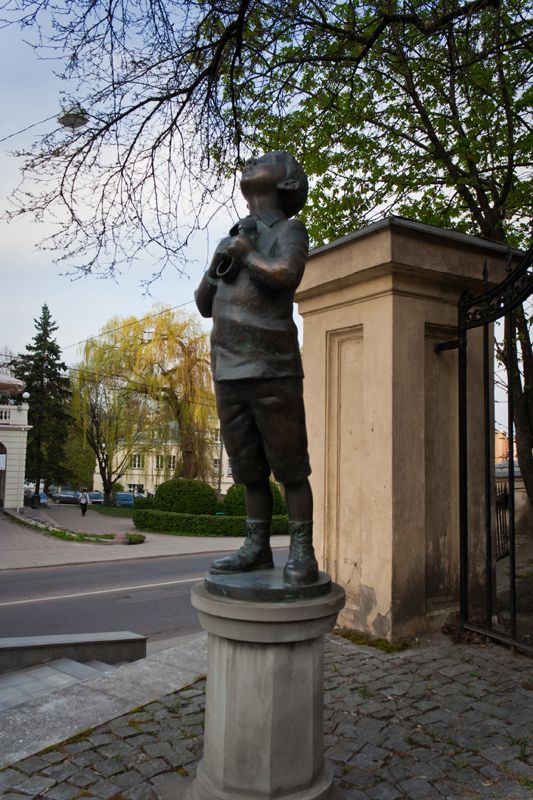 Памятник Romain Gary