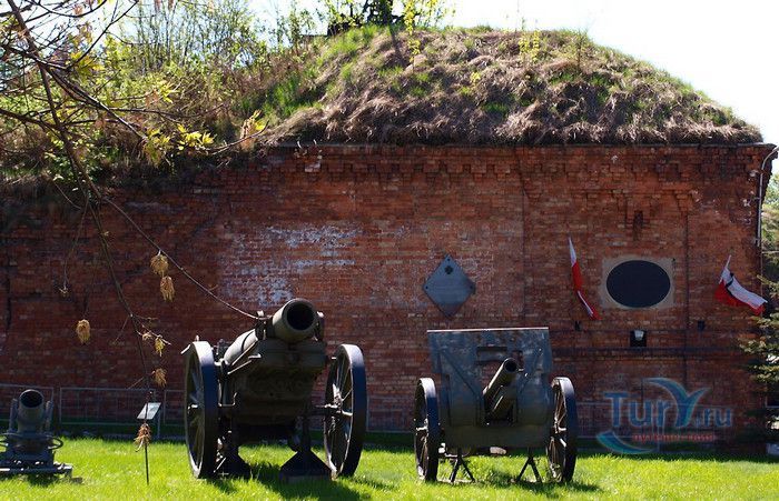 Форт IX Черняков (Музей Польской Военной Техники)