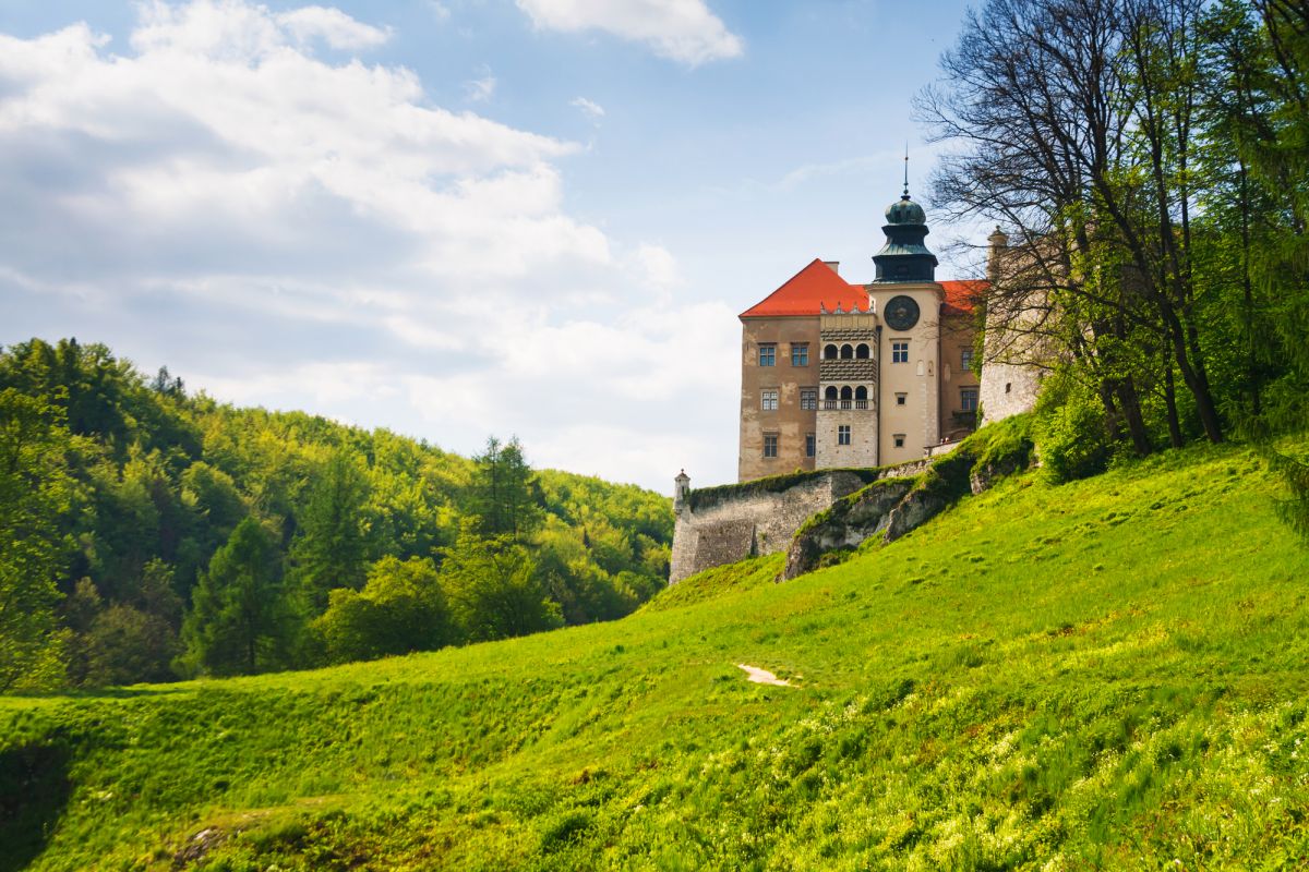 Замок Пескова-Скала