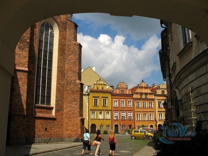 Улица (площадь) Канония