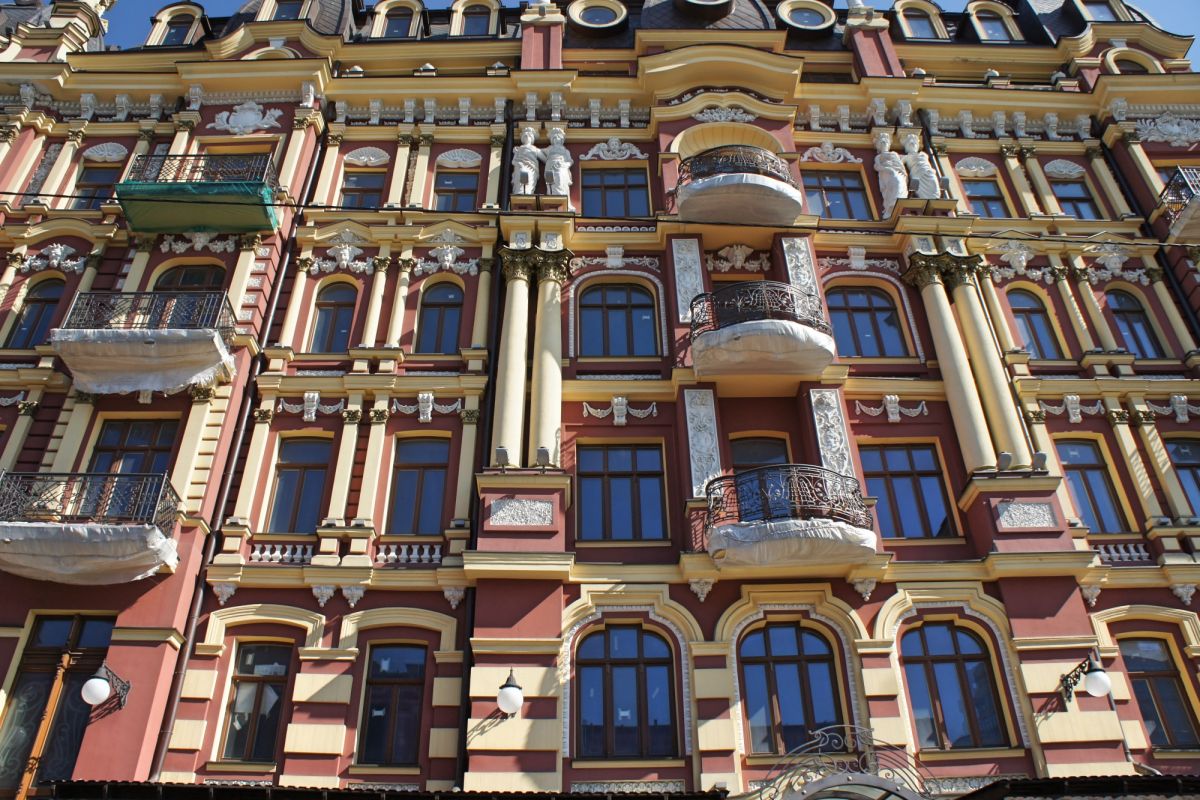 Доходный дом Сироткина (Гостиница Ренессанс)