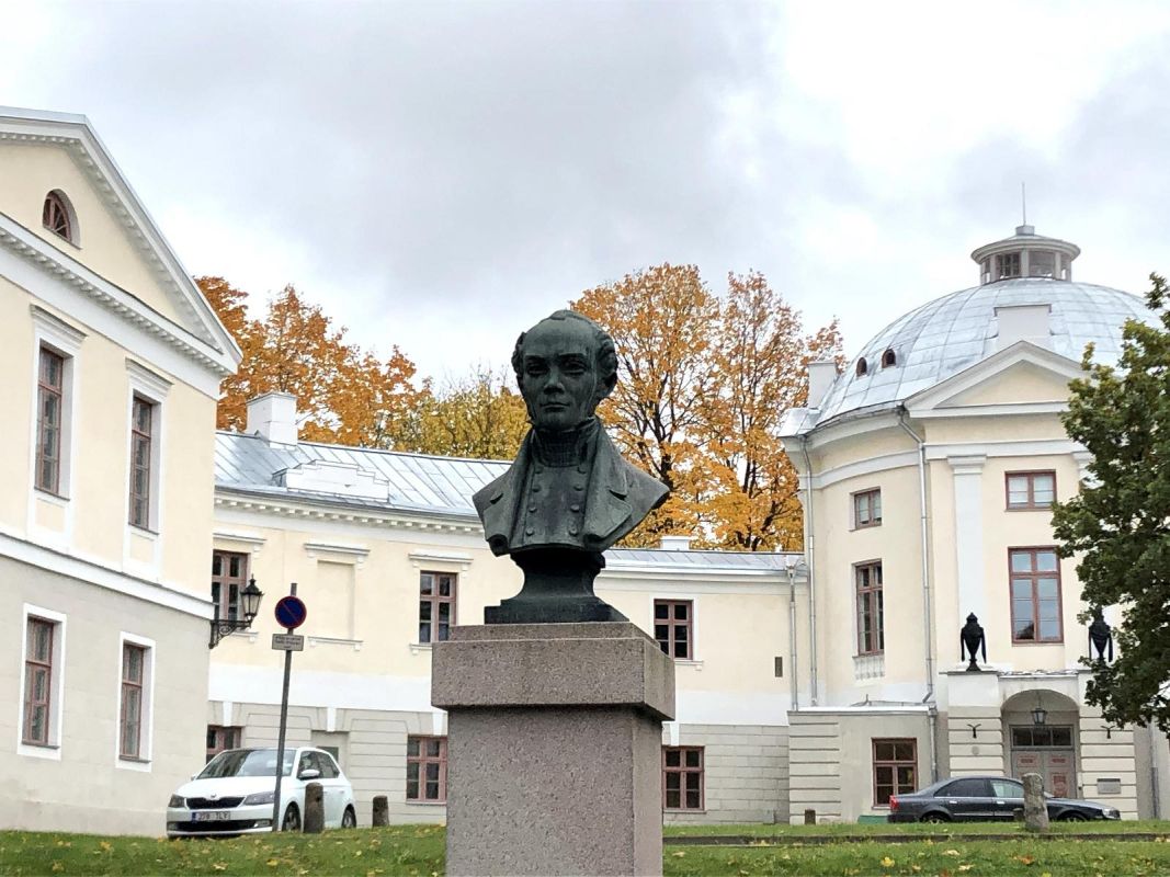 Памятник Фридриху Роберту Феэльманну