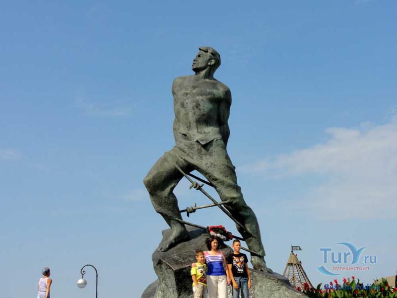 Памятник Мусе Джалилю в Казани