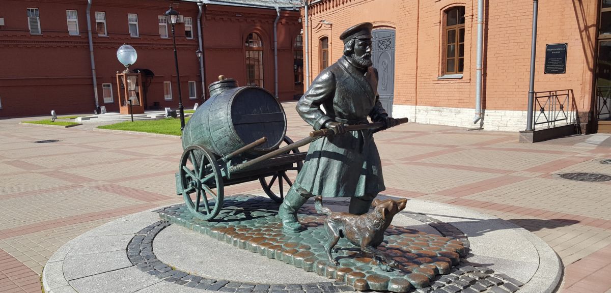 Пaмятник Петербургскoму вoдoвoзу 