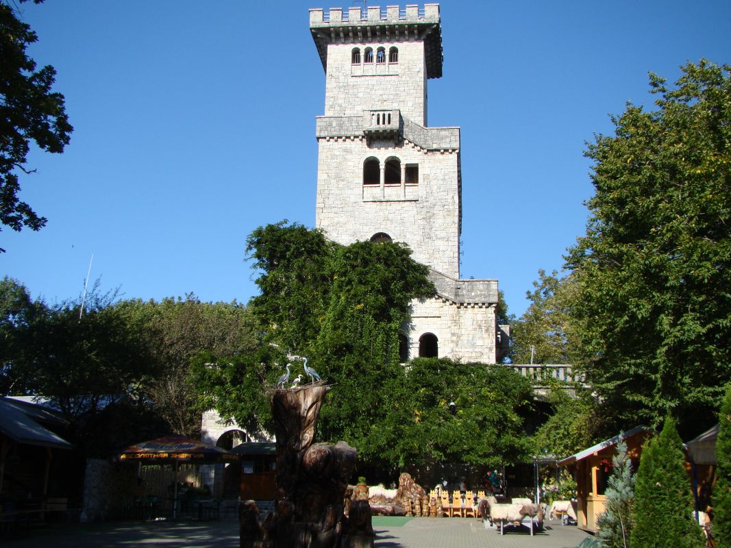 Смотровая башня на горе Ахун