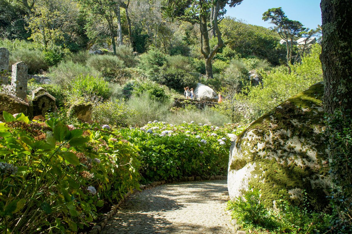 Площадь оружия в Мавританском замке
