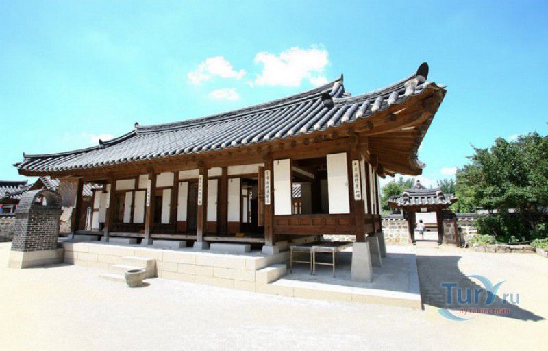 Деревня Традиционных Домов Ханок (Деревня Намсанголь Ханок)