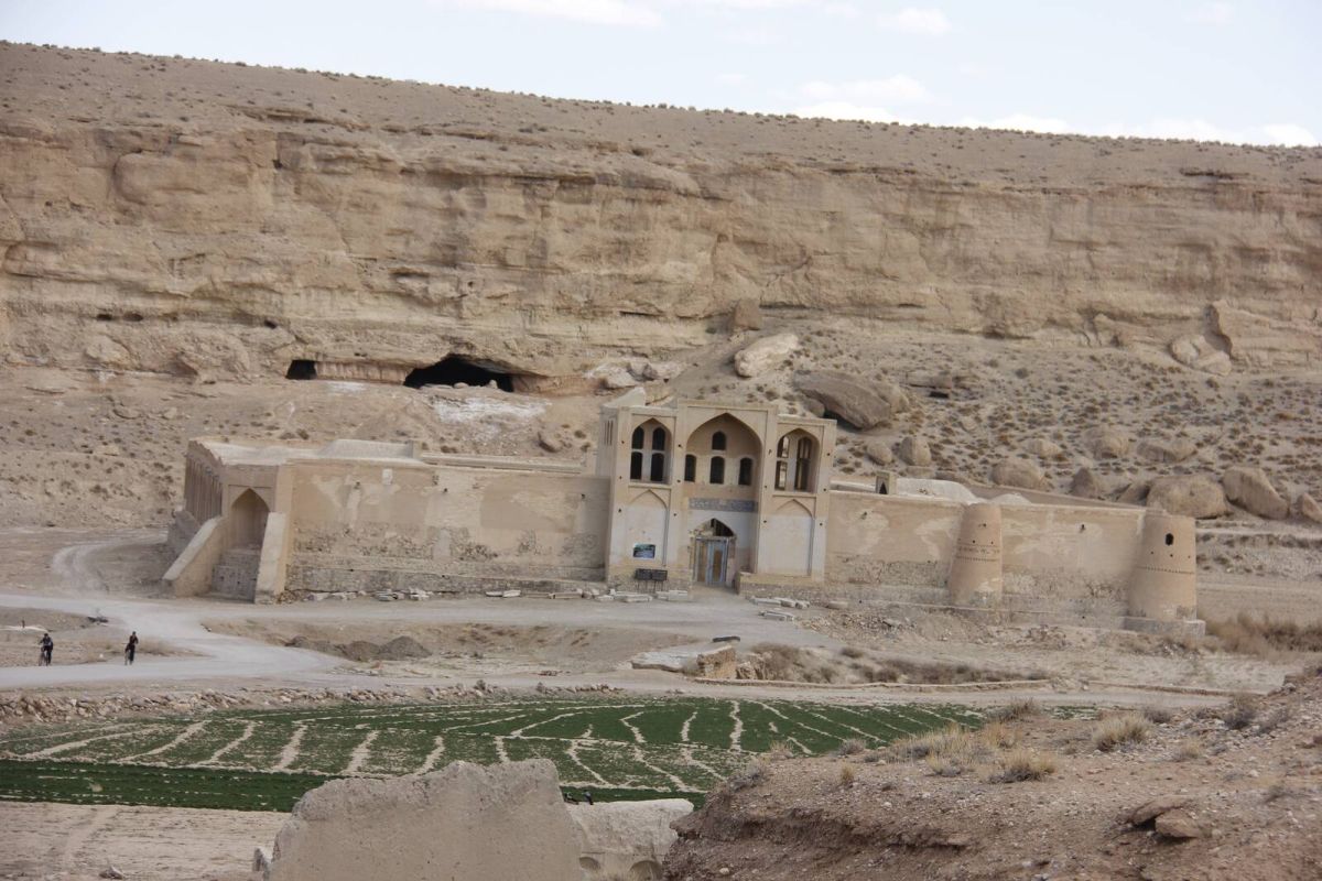 Караван-сарай Изадхаст