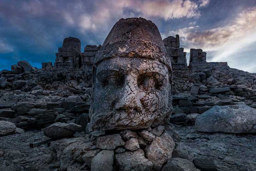 Руины Святилища Коммагена На Горе Немрут