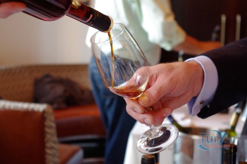 Винный завод Estate Argyros