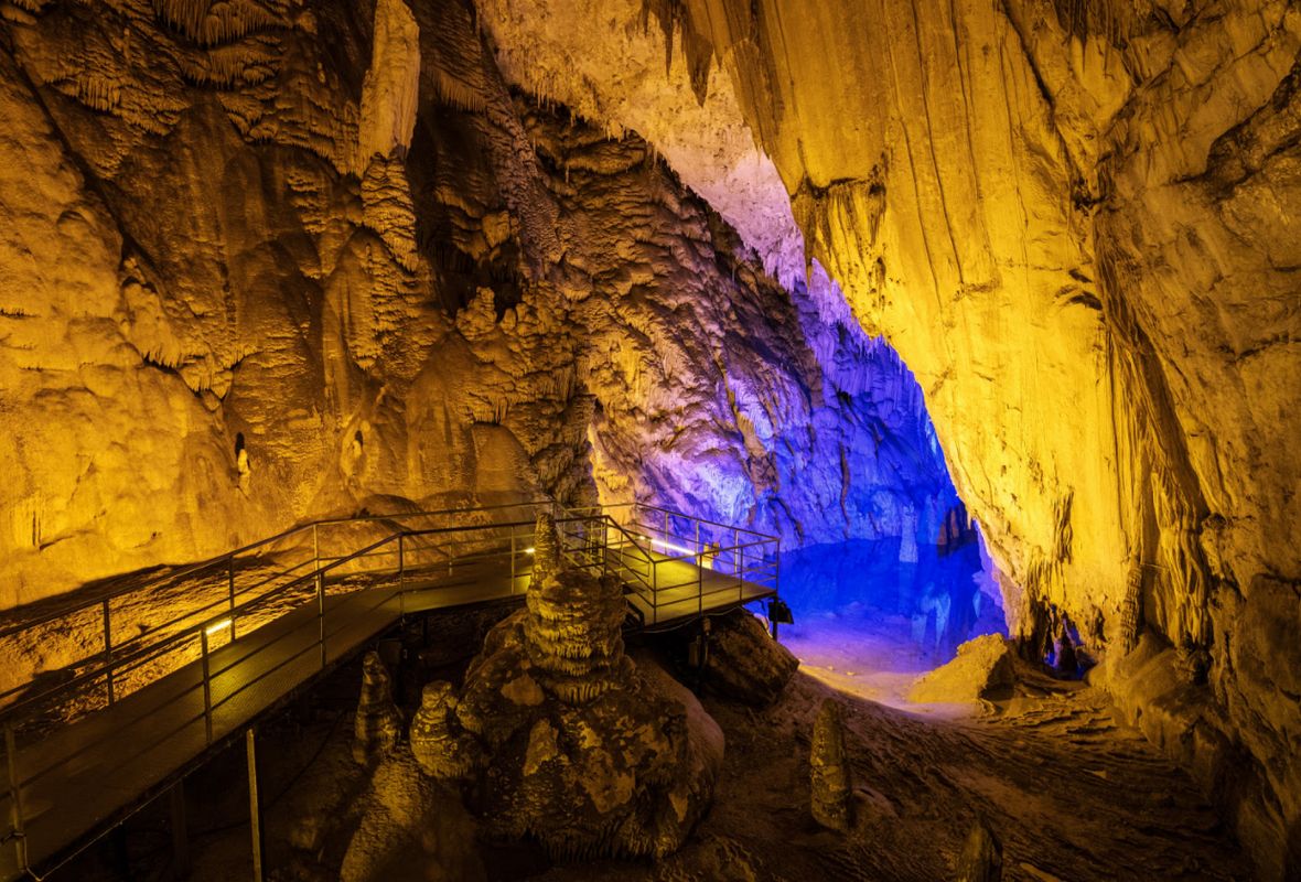 Пещера Дим в Кестеле