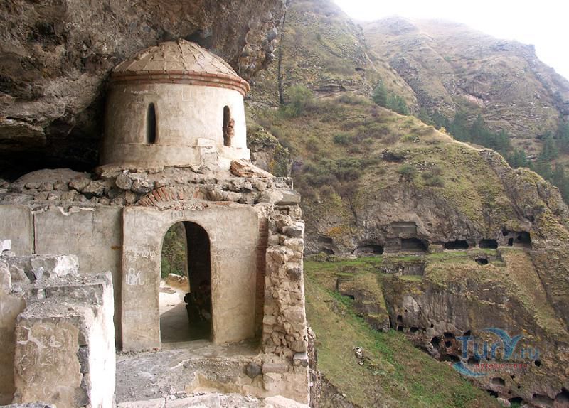 Ванис квабеби - пещеры в местности Вани