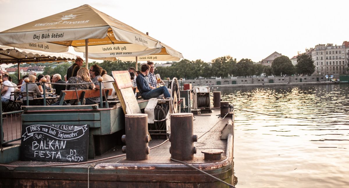 Таинственный корабль