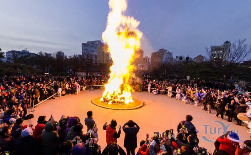 Деревня Традиционных Домов Ханок (Деревня Намсанголь Ханок)
