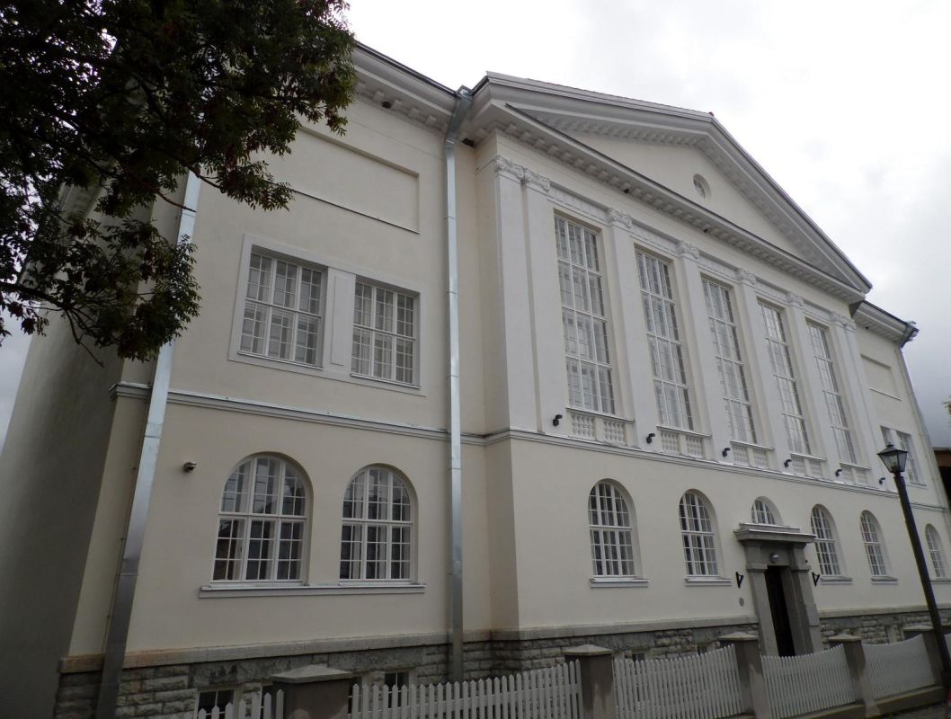 Здание Ляэнемааской Общей гимназии